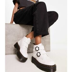 Dr. Marten's Devon Flower Buckle White Leather Platform Boots Women's Size 8 EUC